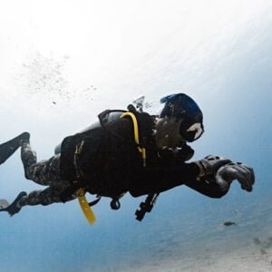 Travis Xander freedive instructor filmmaker